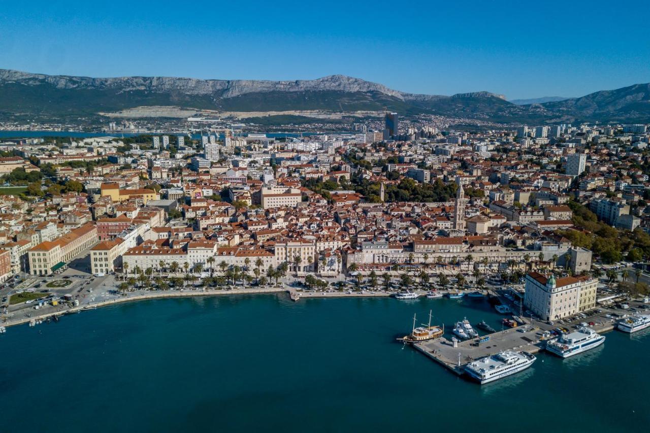 Riva - The Heart Of Palace