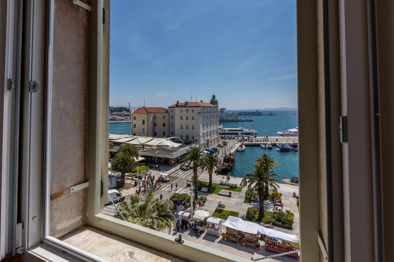 Riva - The Heart Of Palace *